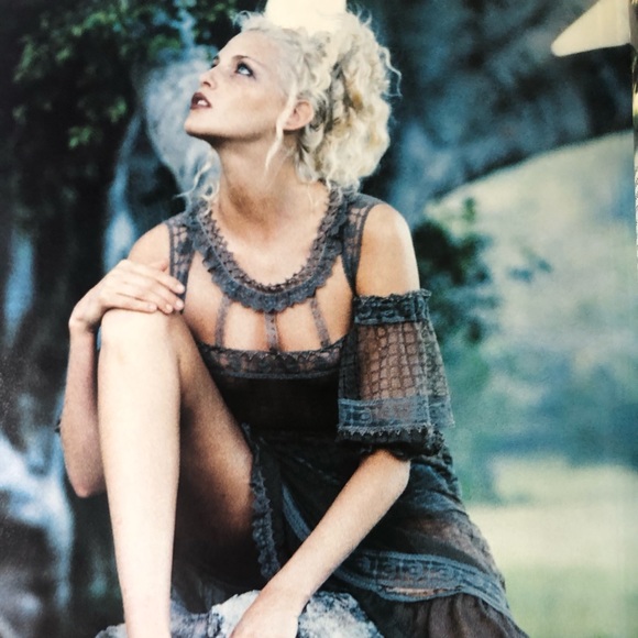 Vogue MAY 1994 GEENA DAVIS COVER - Picture 12 of 14